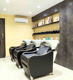 A & A , Salon & Spa By Aaqil & Afsha